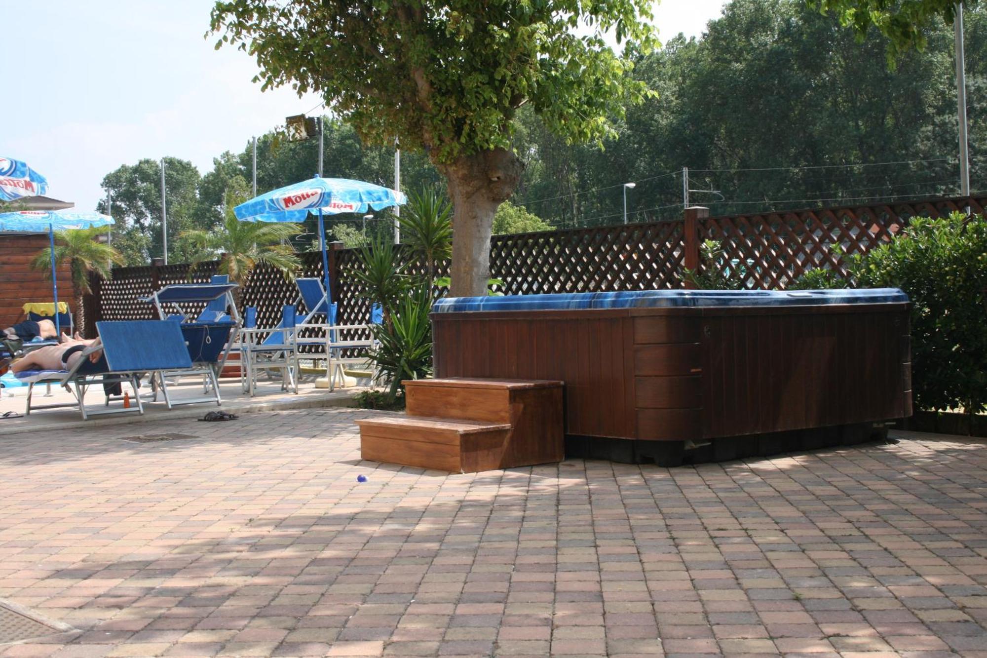 Hotel Viking Ρίμινι Εξωτερικό φωτογραφία