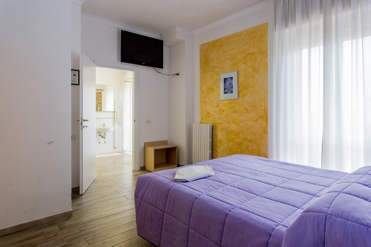 Hotel Viking Ρίμινι Εξωτερικό φωτογραφία