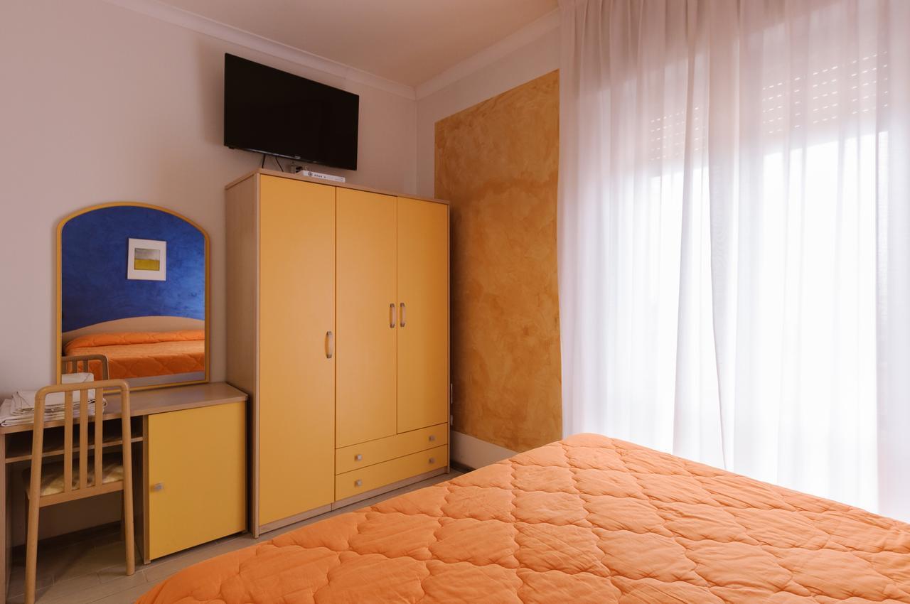 Hotel Viking Ρίμινι Εξωτερικό φωτογραφία